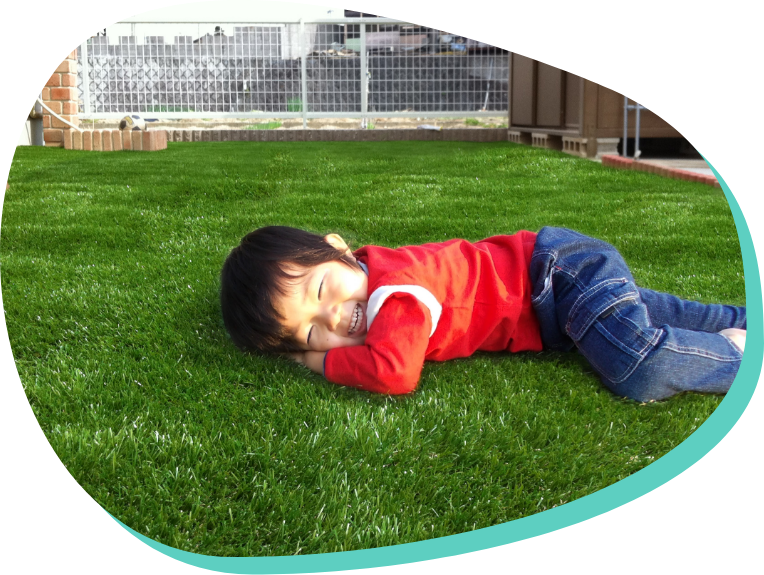「10年雑草が生えない庭」を実現！お子様がはだしで走っても寝転んでも安心！