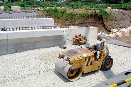 橋台背面の荷重軽減